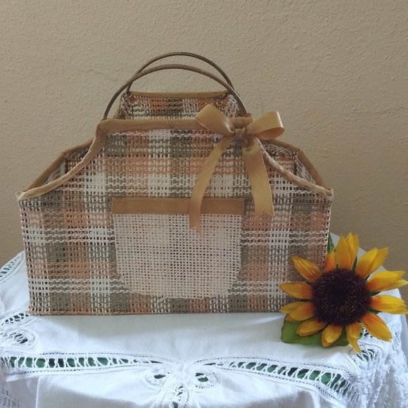 Basket wire & frabric decorative basket - Picture 1 of 7
